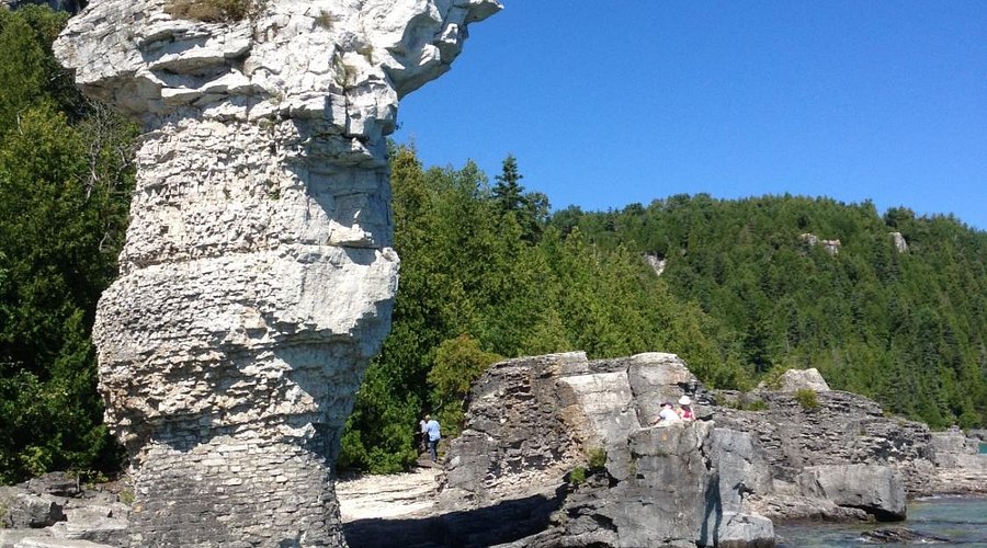 See Flowerpot Island Lighthouse: Discover What to Do There