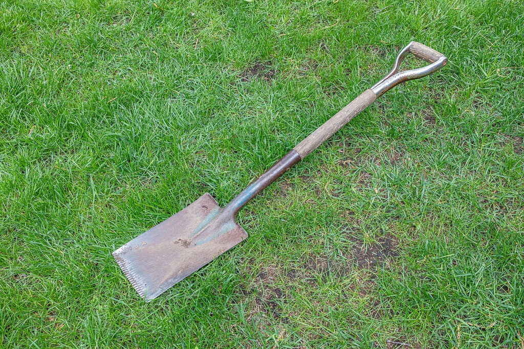 Gardening spade shovel: how to use it correctly? Follow these steps to make your gardening easier!