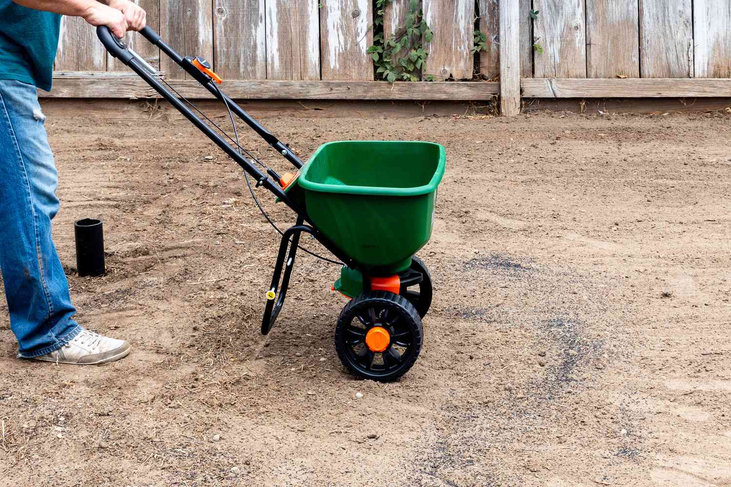 Garden Trolley for Fertilizer: Easy Spreading Tips & Tricks