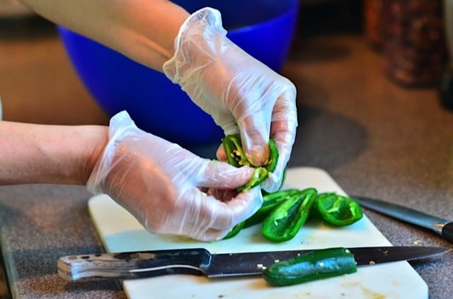 Gloves for Cutting Hot Peppers: Which Ones Should You Buy?