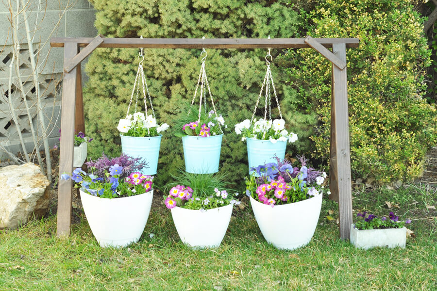 Looking for a Plant Stand for Hanging Basket? Heres How to Get the Perfect One!