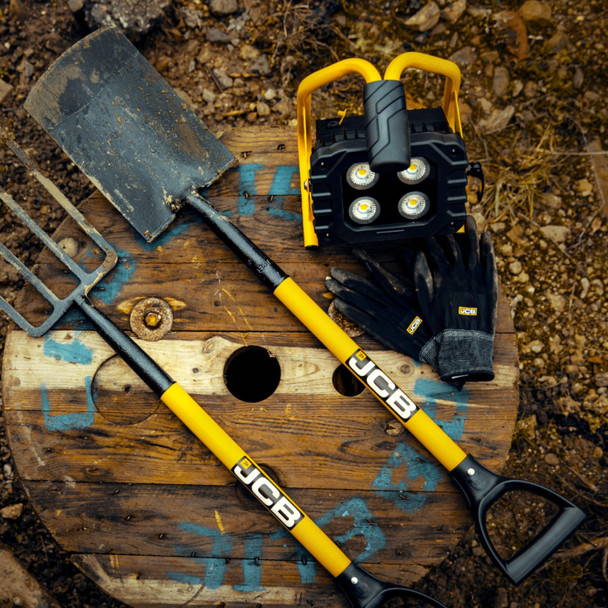 Why choose a border spade shovel? Discover the benefits and the importance of this specialized tool for your garden!