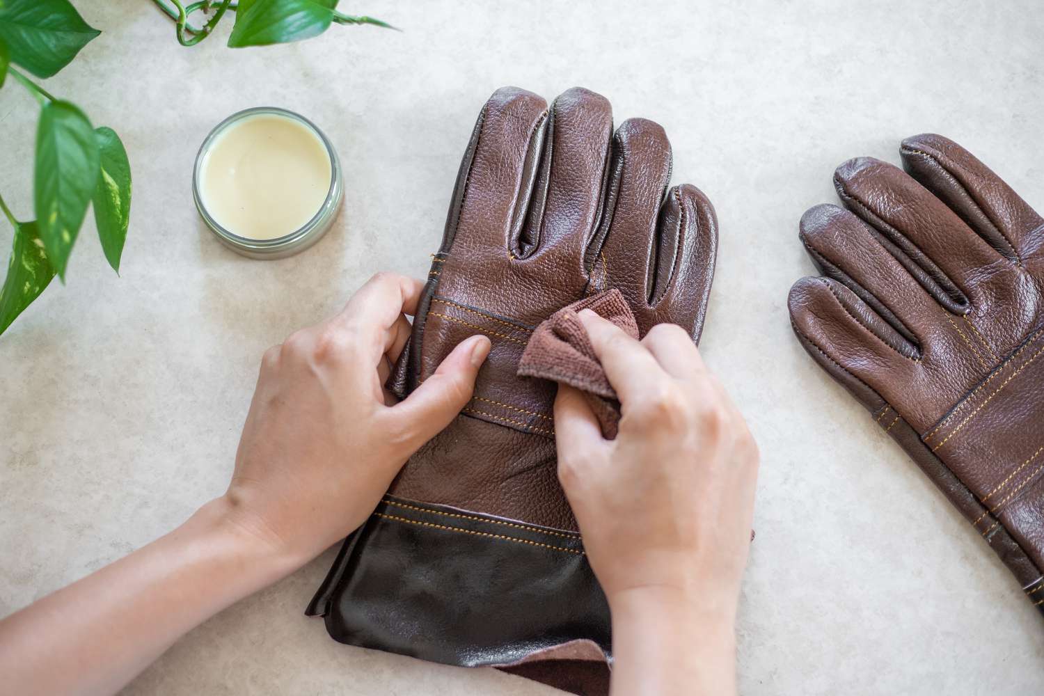 Using Valeting Gloves for a Pro Finish: Tips and Tricks for You