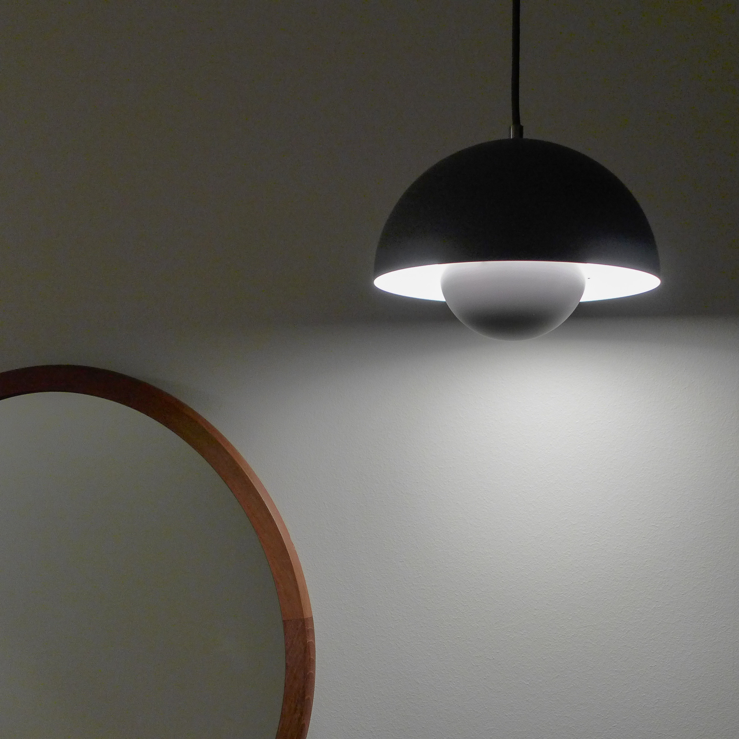 Verner Panton Flowerpot Lamp Review: Why This Design Classic Is a Must-Have?