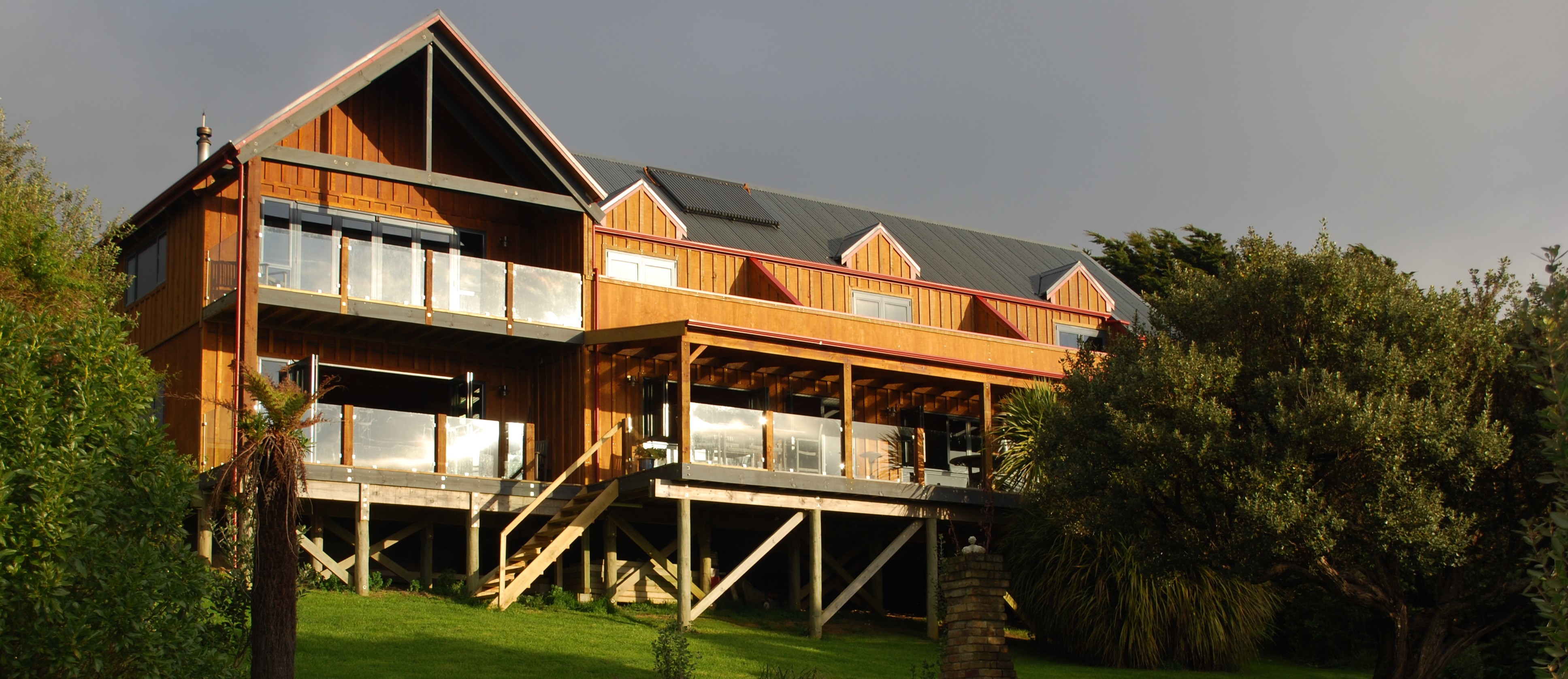 Flowerpot Bay Lodge: How to Book? (Get the Best Deal Here Quickly)