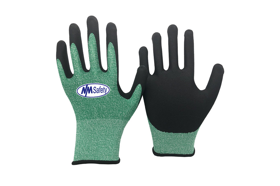 Nitrile Gardening Gloves: Are They the Right Choice for You?
