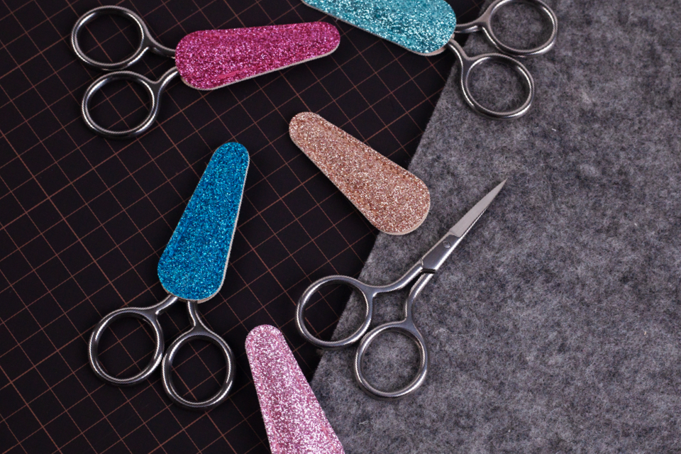 Choosing Embroidery Scissors: Tips for Sharp, Precise Cuts.