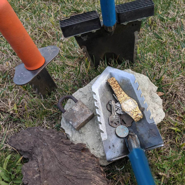 Mini Shovel Review: Are These Tiny Tools Worth It?
