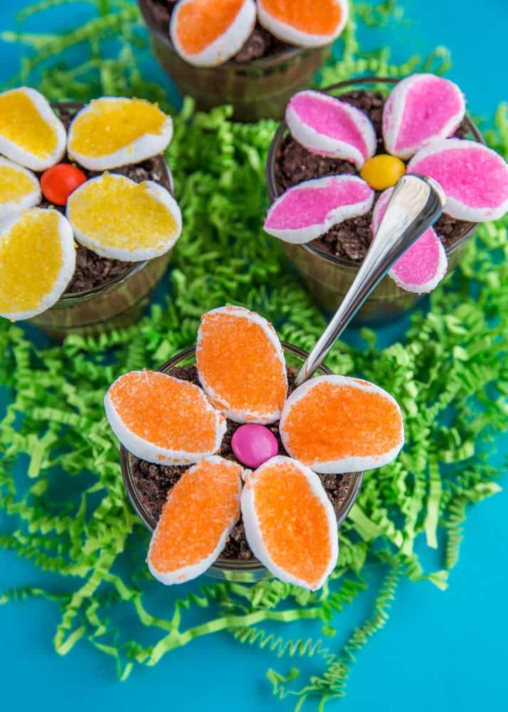 What exactly is a flowerpot dessert? Learn about this fun and super yummy pudding cup idea now.