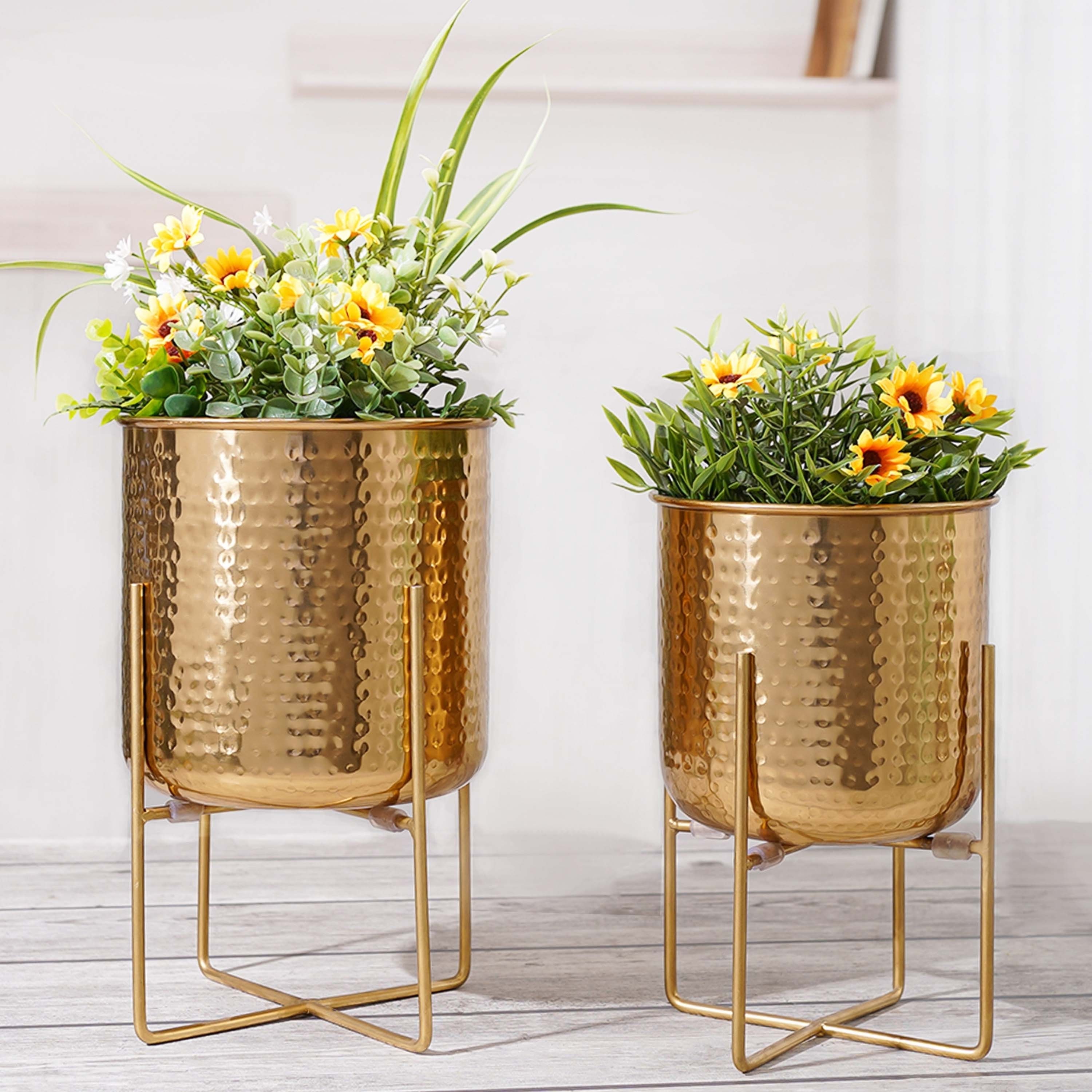 What makes a flowerpot brass special? Explore the durable and elegant qualities of this metal planter.
