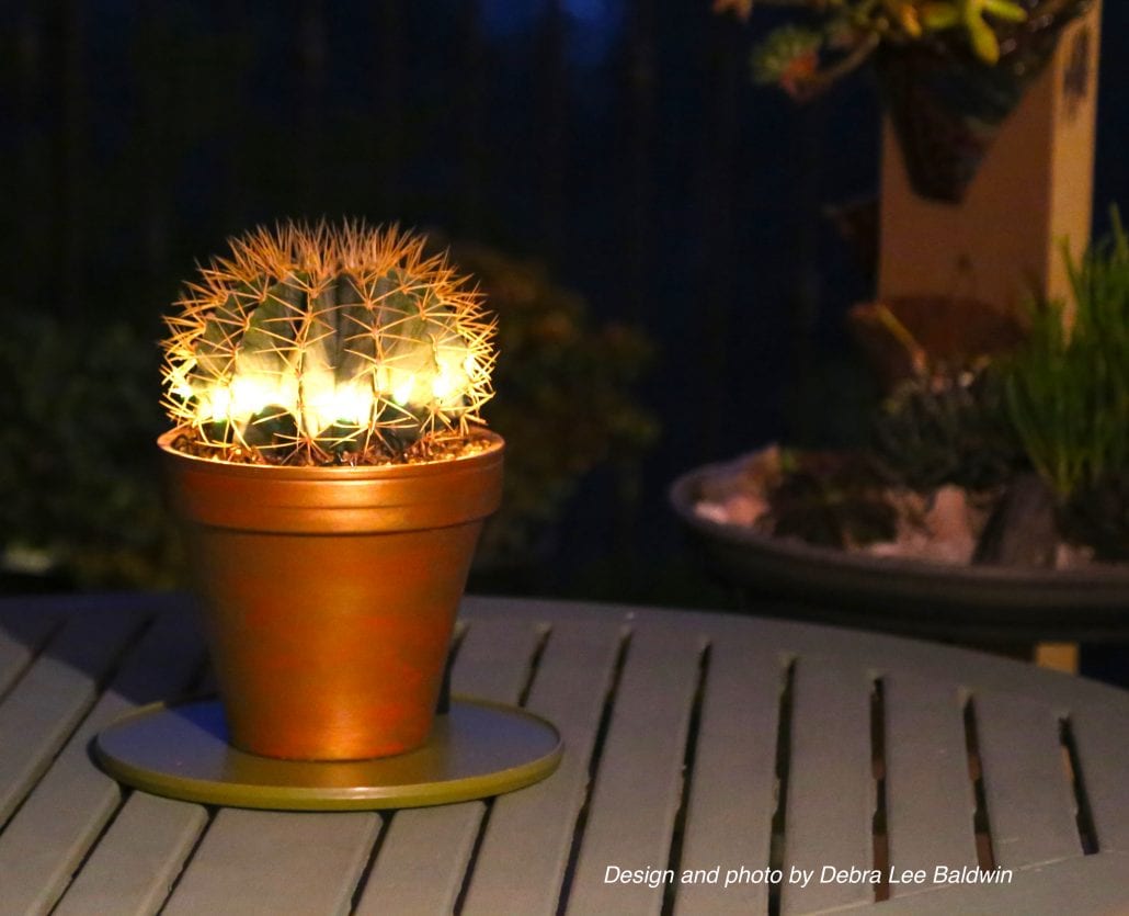 Want your christmas cactus lights to look amazing? Learn simple tricks for a truly stunning decoration.