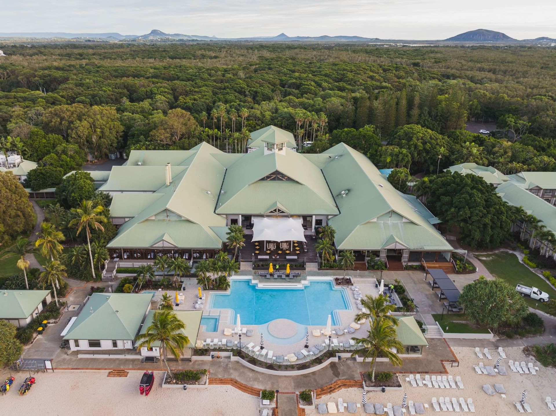 Twin Waters QLD Accommodation: Top Hotels and Resorts Info