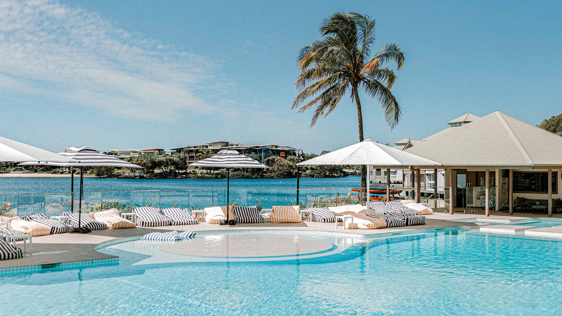 Twin Waters QLD Accommodation: Top Hotels and Resorts Info