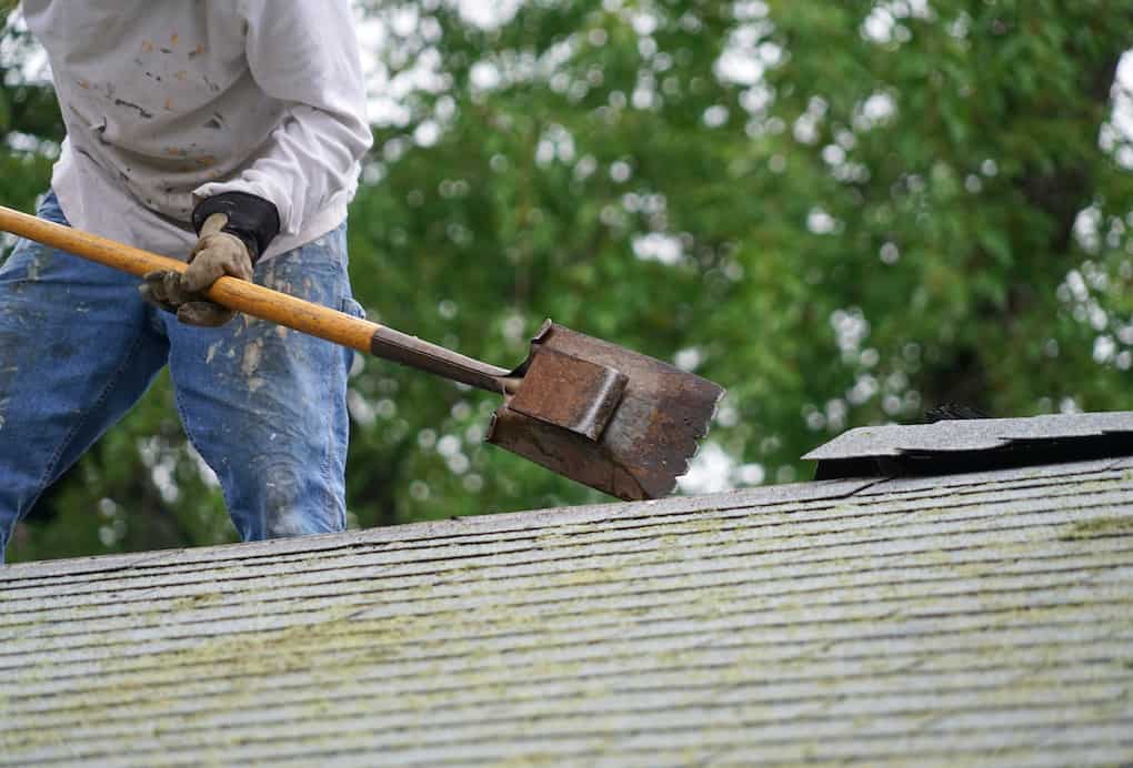 Choosing a new roofing tear off shovel: Make your tough roof stripping job much easier.