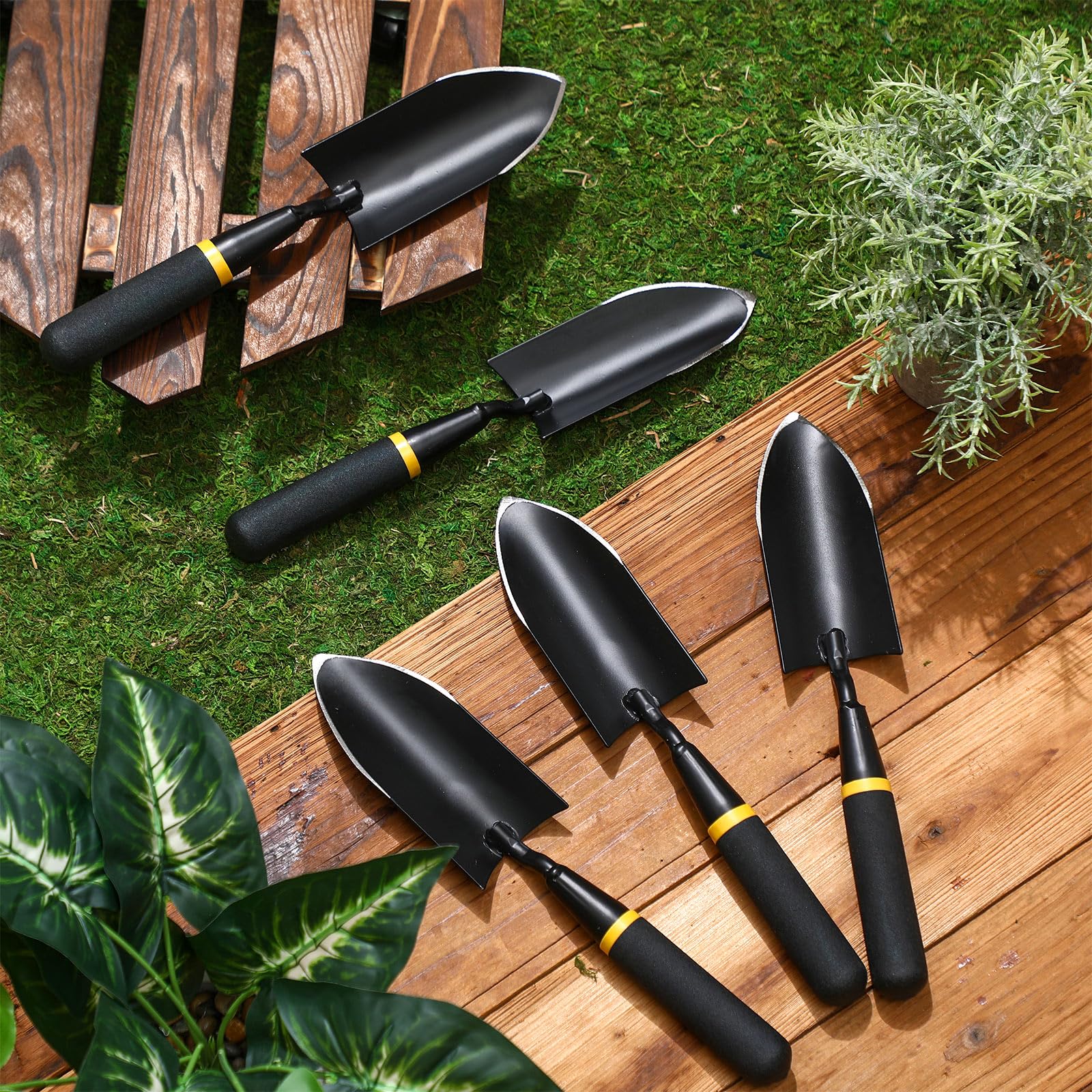 Need durable hand shovels for gardening work? Discover strong and reliable options that last a long time.