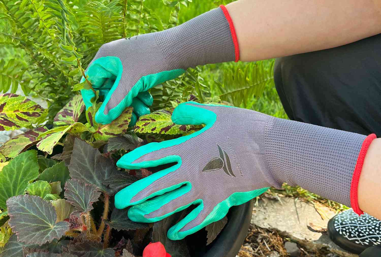 Best Floral Gardening Gloves: Top Picks for Comfort & Style