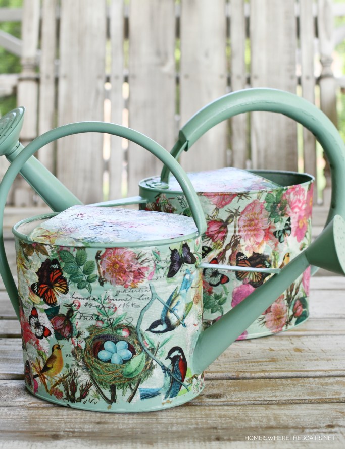 How to do painting a watering can? Make your old can look brand new and pretty easily!