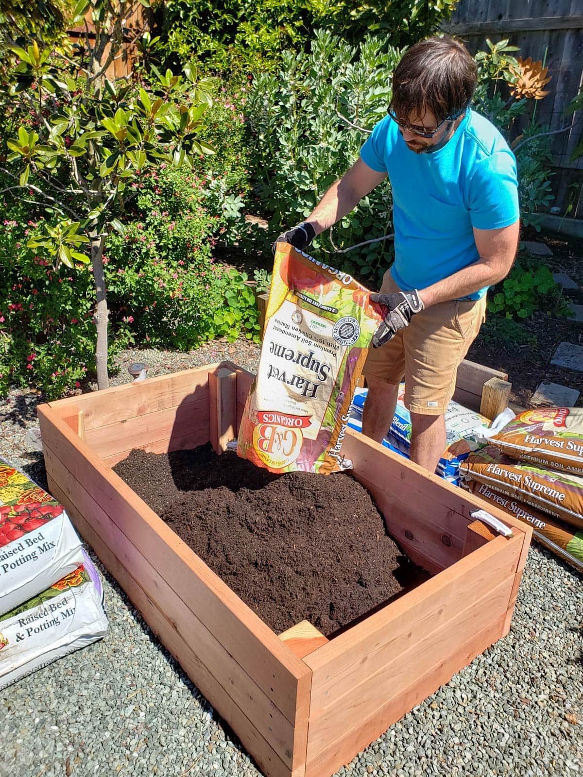 Looking for the best organic compost soil? (Here's how to pick the perfect mix for your garden)