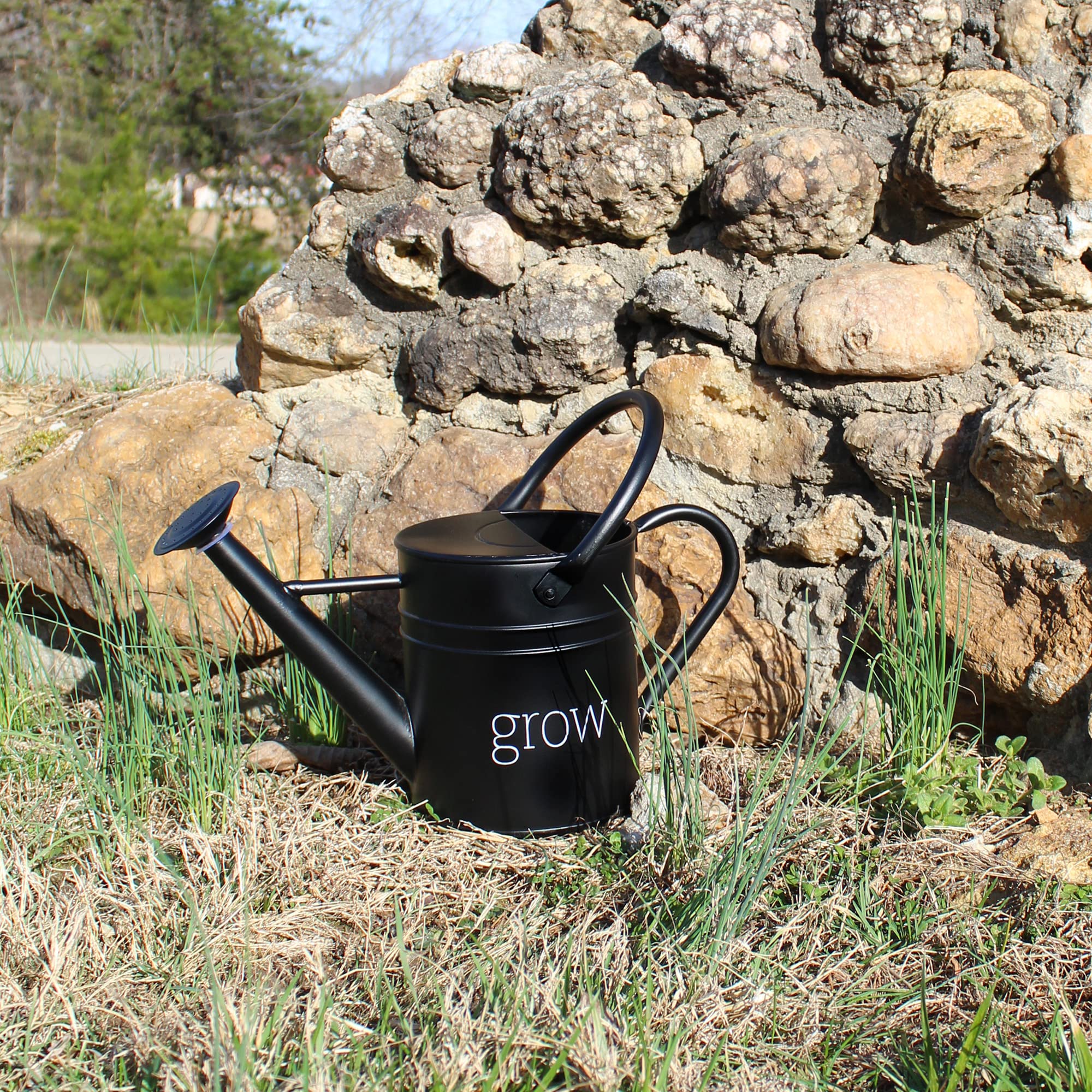 Where can you buy a quality enamel watering can? Check out these recommended shops.