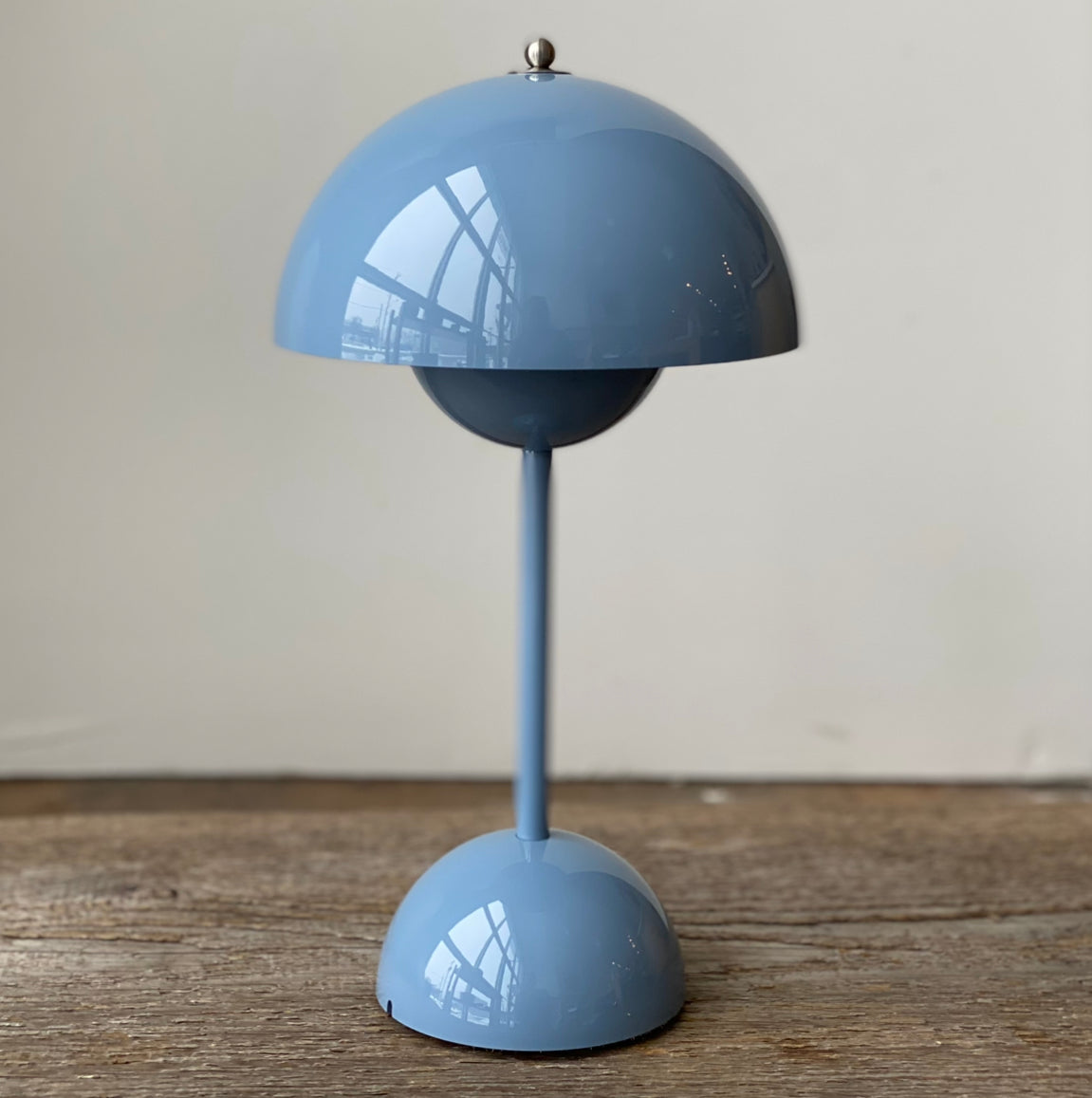 Need a new flowerpot light blue today? (Find out how to select a durable and cute one!)