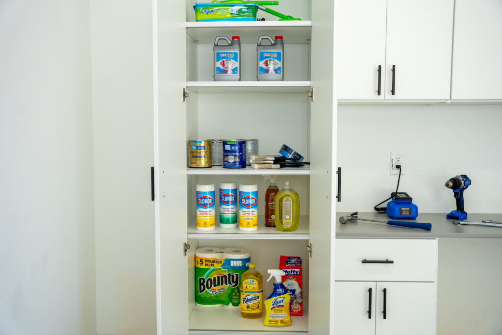 Thinking about a new pesticide cabinet for your garage? (Essential tips for selecting and using it safely)