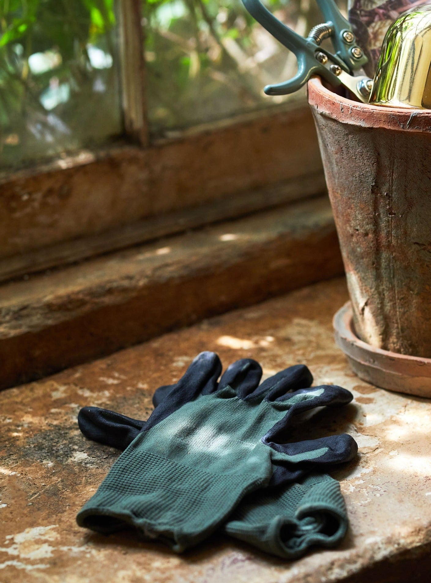 Chic Gardening Gloves: Your Ultimate Guide to Stylish Gardening
