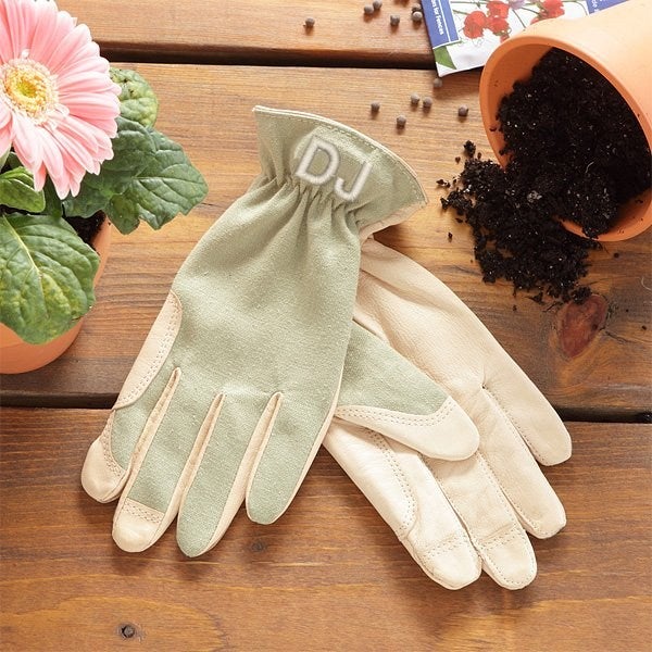 Best Monogrammed Gardening Gloves Brands: Compare Top Quality Options!
